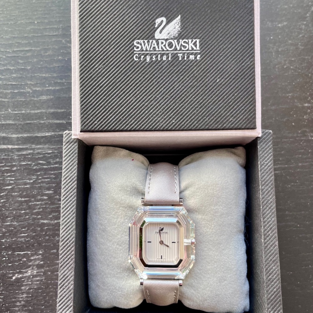 Swarovski Crystal Time Watch ~ Silver Leather Strap Swiss Made ~ New York
